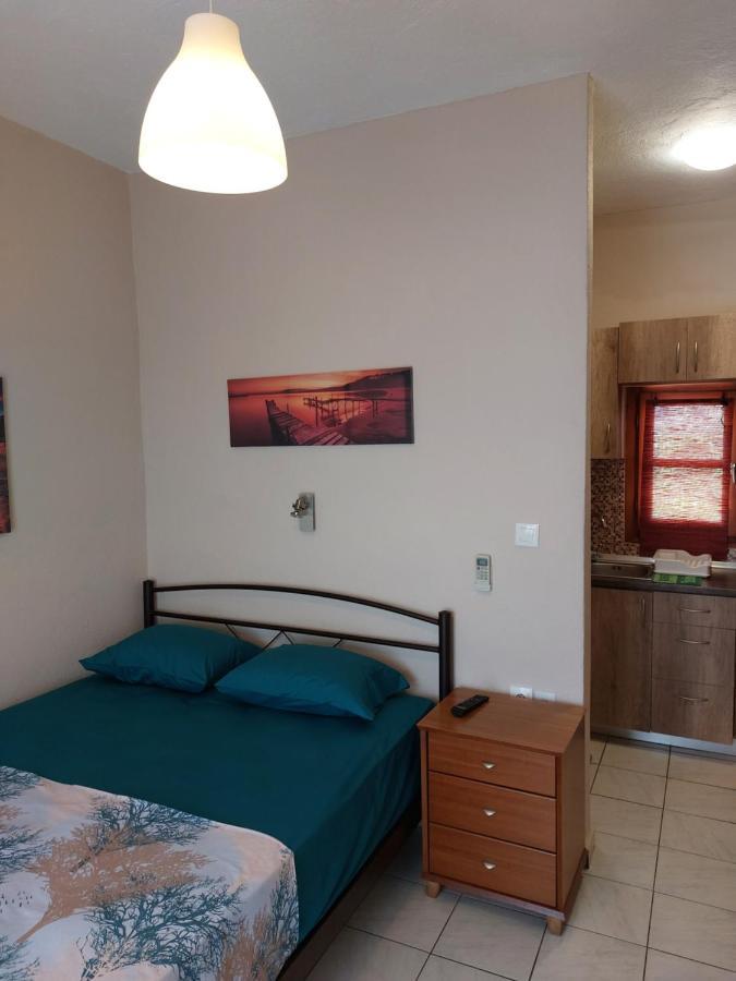 Athina Vourvourou Apartments Екстер'єр фото
