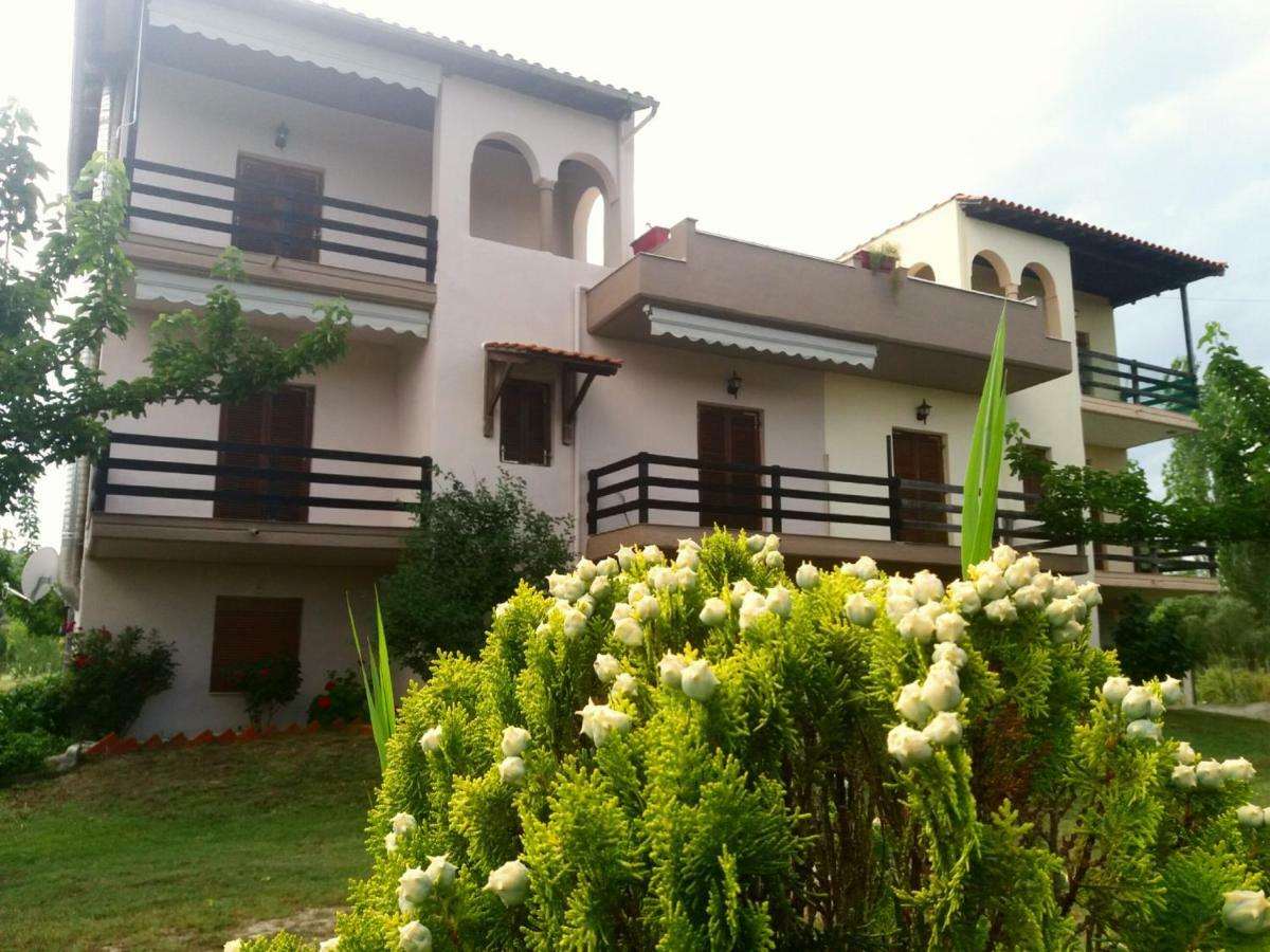 Athina Vourvourou Apartments Екстер'єр фото